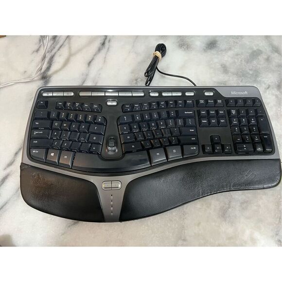 Microsoft KU-0462 Natural Ergonomic USB Keyboard - Black - Picture 2 of 8